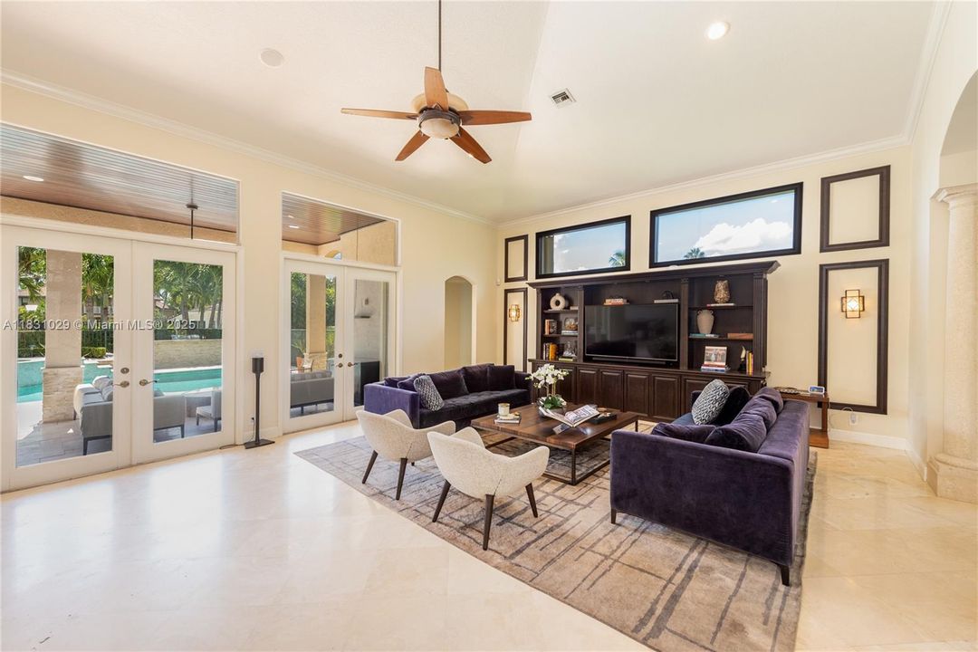 最近租的: $14,500 (5 贝兹, 5 浴室, 4934 平方英尺)