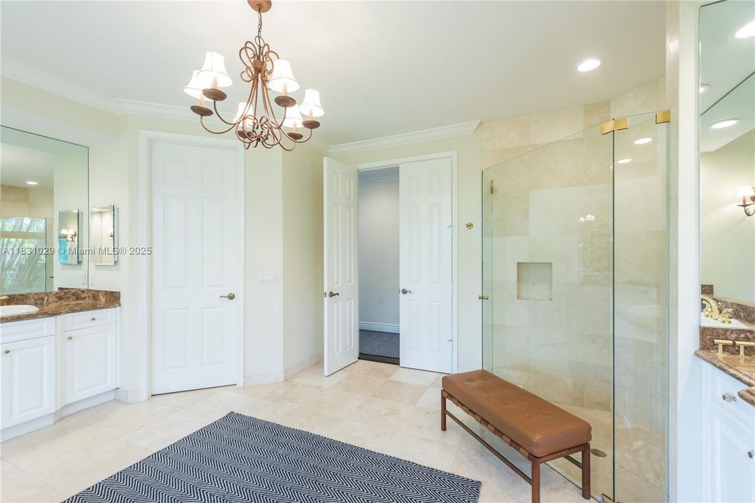 最近租的: $14,500 (5 贝兹, 5 浴室, 4934 平方英尺)