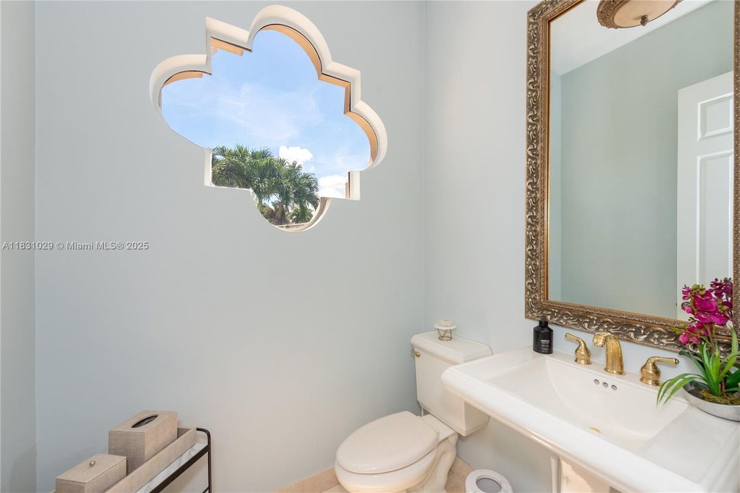 最近租的: $14,500 (5 贝兹, 5 浴室, 4934 平方英尺)