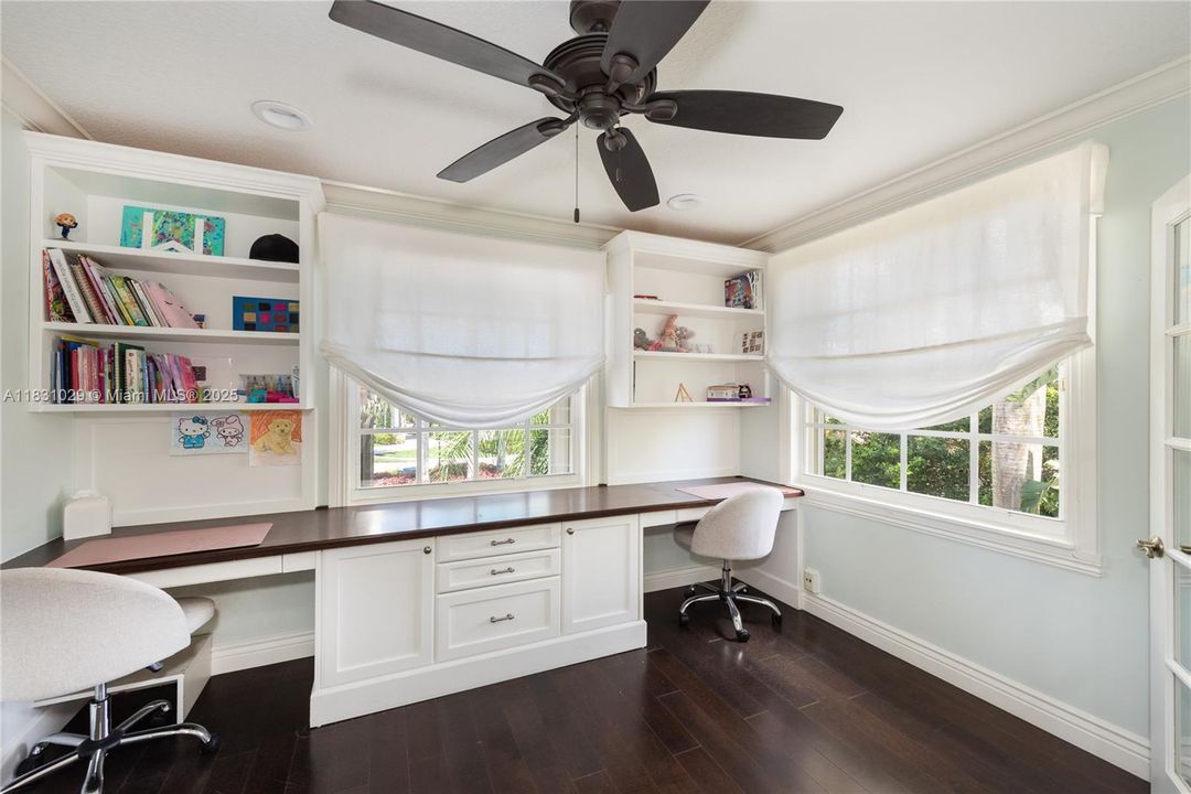 最近租的: $14,500 (5 贝兹, 5 浴室, 4934 平方英尺)