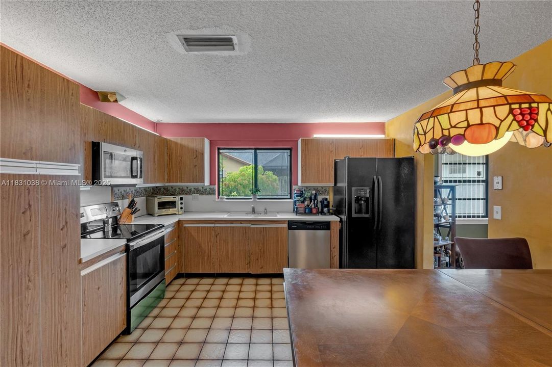 最近售出: $539,900 (3 贝兹, 2 浴室, 2323 平方英尺)