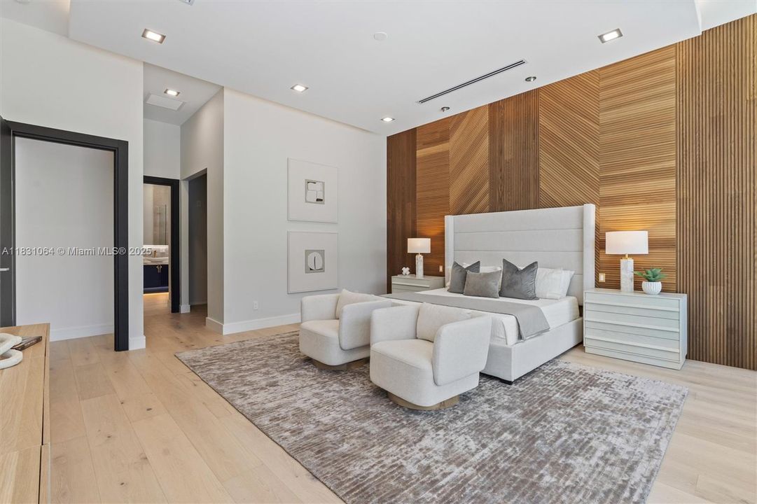 最近售出: $2,850,000 (5 贝兹, 5 浴室, 4220 平方英尺)