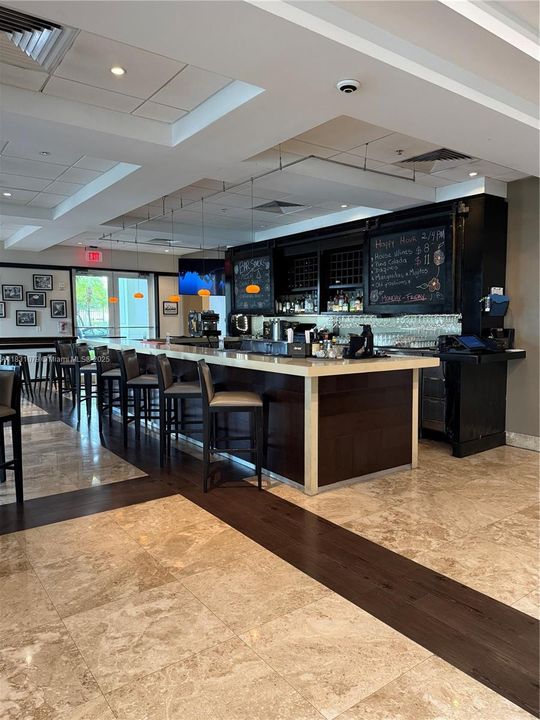 Activo con contrato: $126,900 (1 camas, 1 baños, 705 Pies cuadrados)