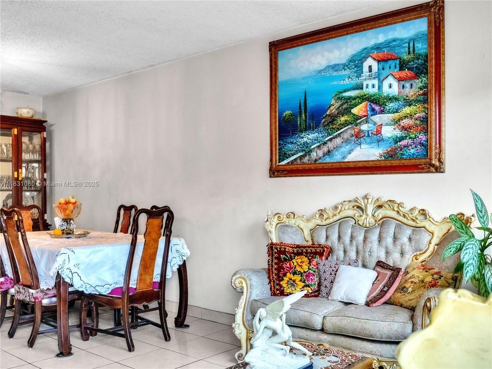 Recently Sold: $520,000 (3 beds, 2 baths, 1173 Square Feet)