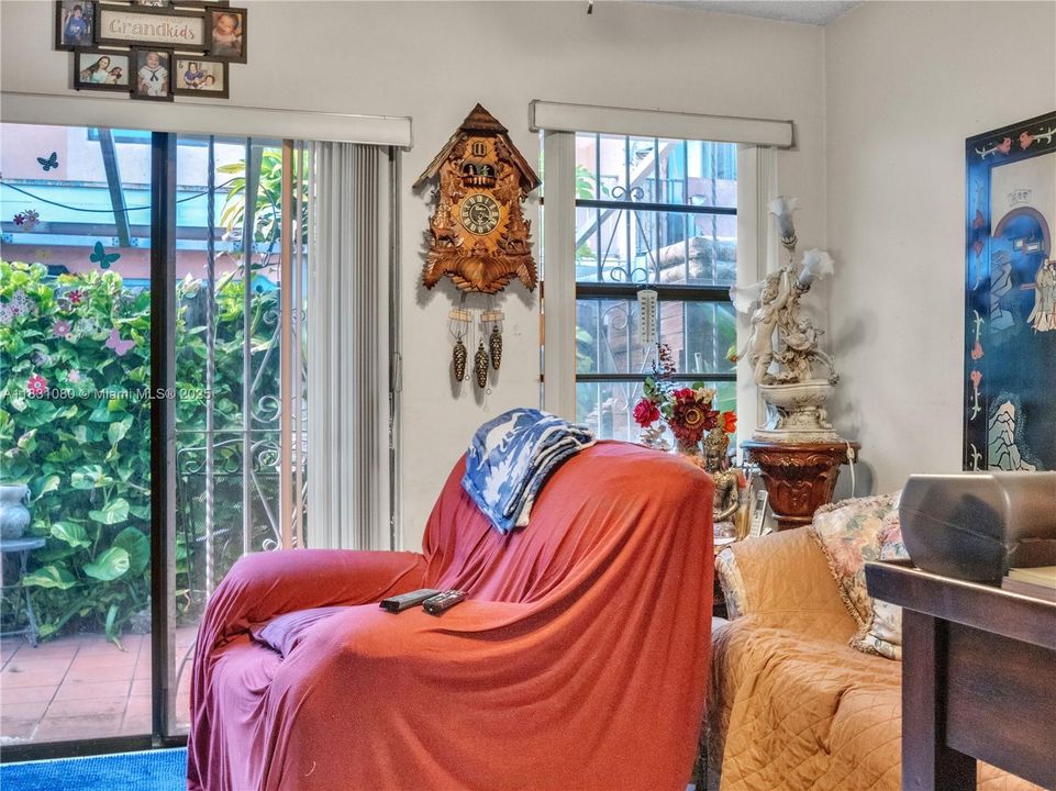 Recently Sold: $520,000 (3 beds, 2 baths, 1173 Square Feet)