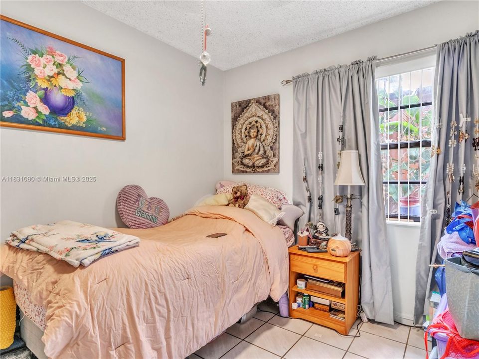 Recently Sold: $520,000 (3 beds, 2 baths, 1173 Square Feet)
