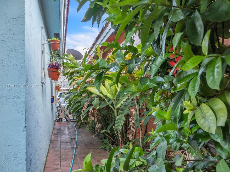 Recently Sold: $520,000 (3 beds, 2 baths, 1173 Square Feet)