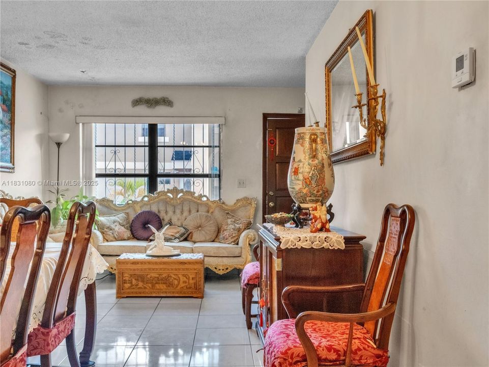 Recently Sold: $520,000 (3 beds, 2 baths, 1173 Square Feet)