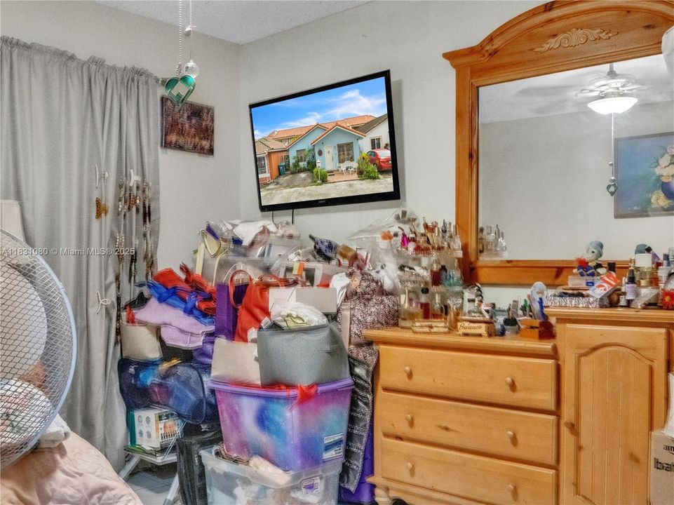 Recently Sold: $520,000 (3 beds, 2 baths, 1173 Square Feet)