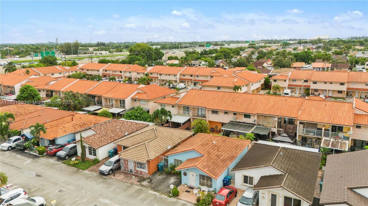 Recently Sold: $520,000 (3 beds, 2 baths, 1173 Square Feet)