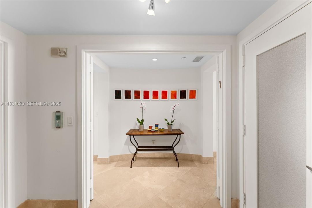 На продажу: $2,195,000 (3 спален, 3 ванн, 2130 Квадратных фут)