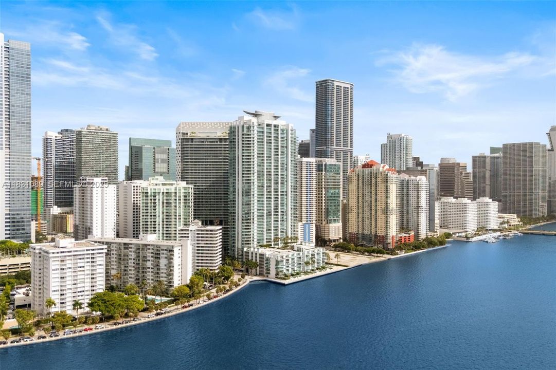 На продажу: $2,195,000 (3 спален, 3 ванн, 2130 Квадратных фут)