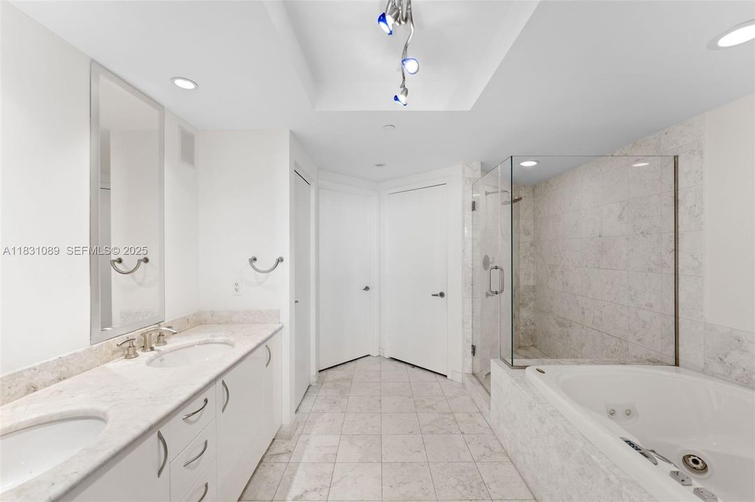 На продажу: $2,195,000 (3 спален, 3 ванн, 2130 Квадратных фут)