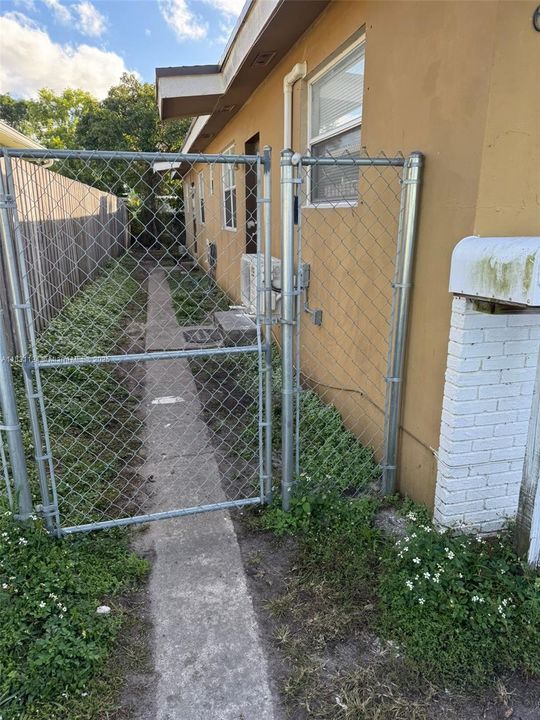 Recently Sold: $475,000 (0 beds, 0 baths, 1488 Square Feet)