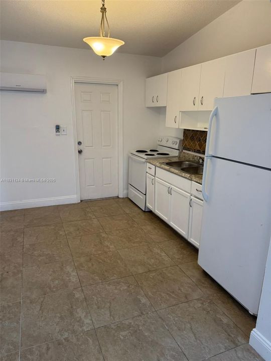 Recently Sold: $475,000 (0 beds, 0 baths, 1488 Square Feet)