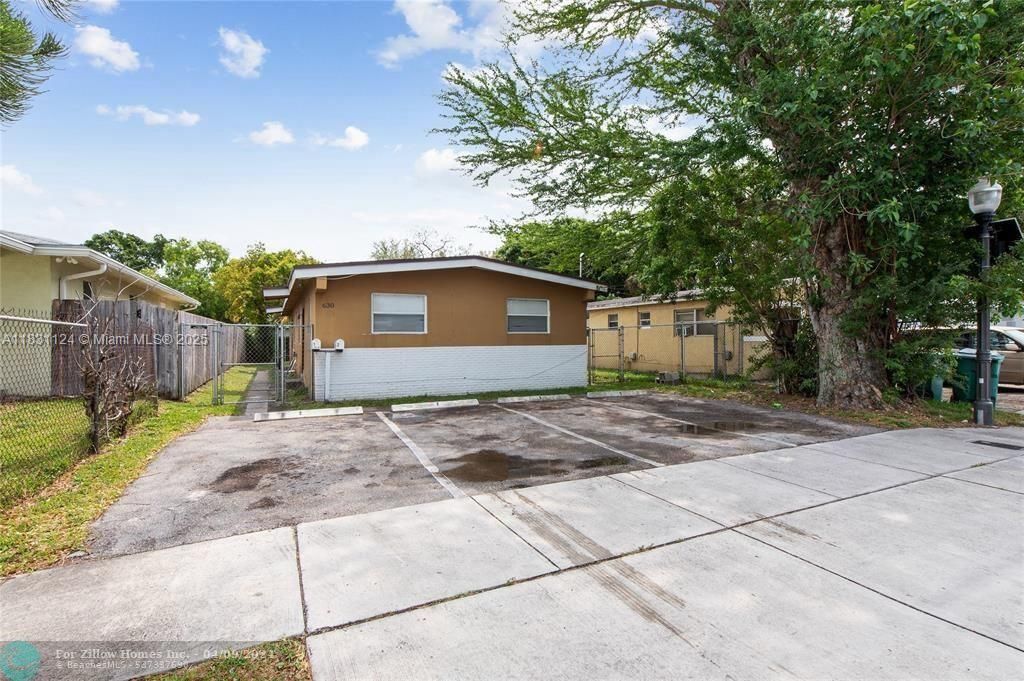 Recently Sold: $475,000 (0 beds, 0 baths, 1488 Square Feet)