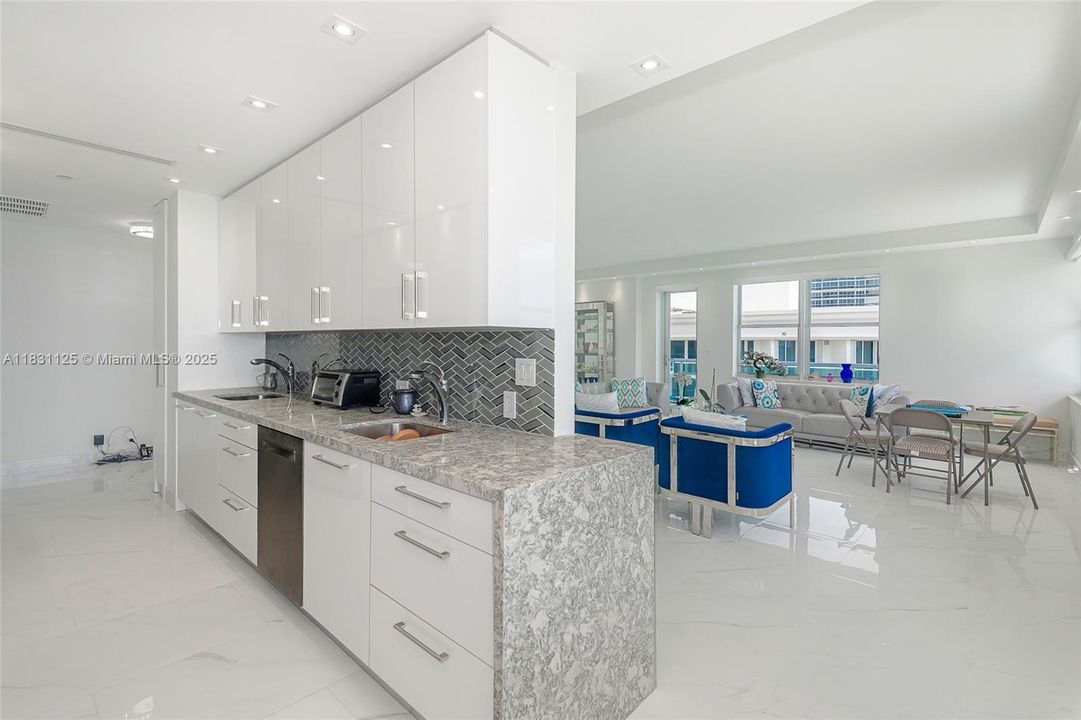 For Sale: $2,200,000 (3 beds, 2 baths, 2060 Square Feet)