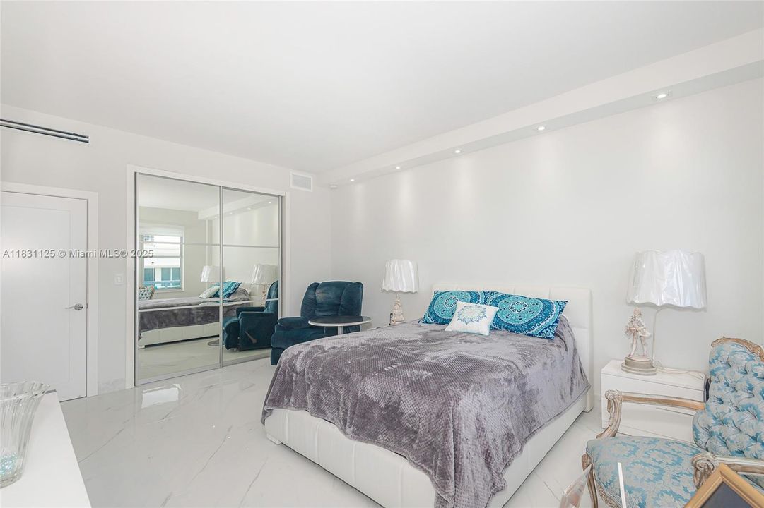 For Sale: $2,200,000 (3 beds, 2 baths, 2060 Square Feet)