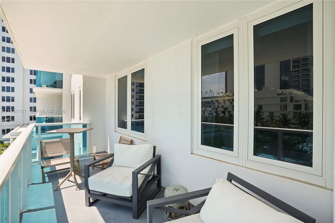 For Sale: $2,380,000 (2 beds, 2 baths, 1230 Square Feet)