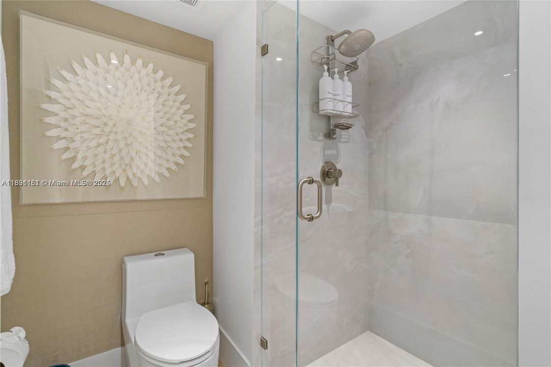 For Sale: $2,390,000 (2 beds, 2 baths, 1230 Square Feet)