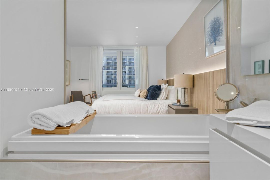 For Sale: $2,390,000 (2 beds, 2 baths, 1230 Square Feet)