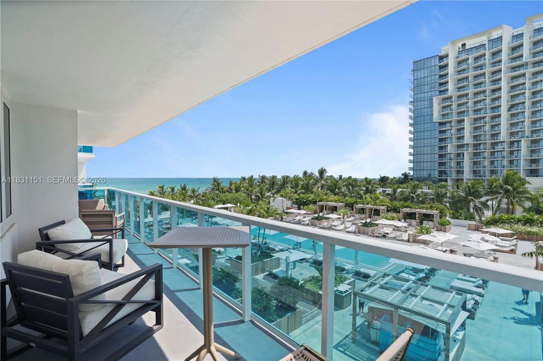 For Sale: $2,380,000 (2 beds, 2 baths, 1230 Square Feet)