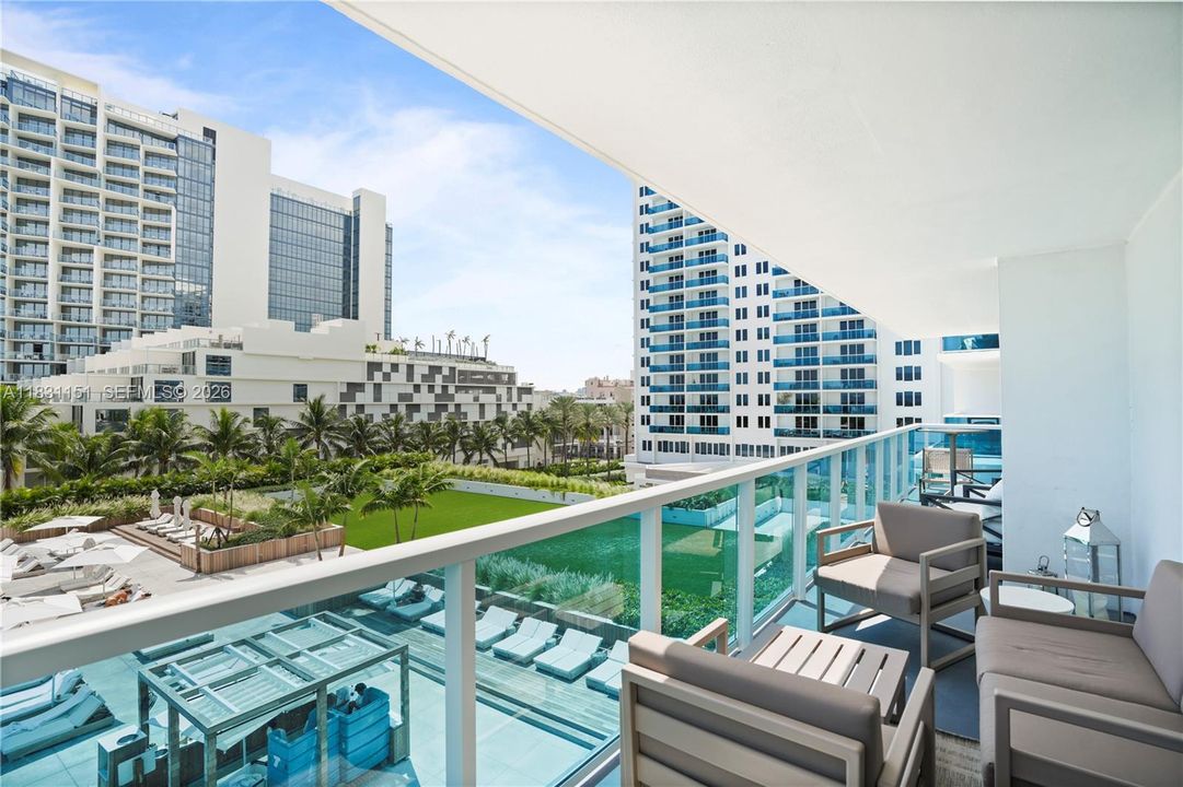 For Sale: $2,380,000 (2 beds, 2 baths, 1230 Square Feet)