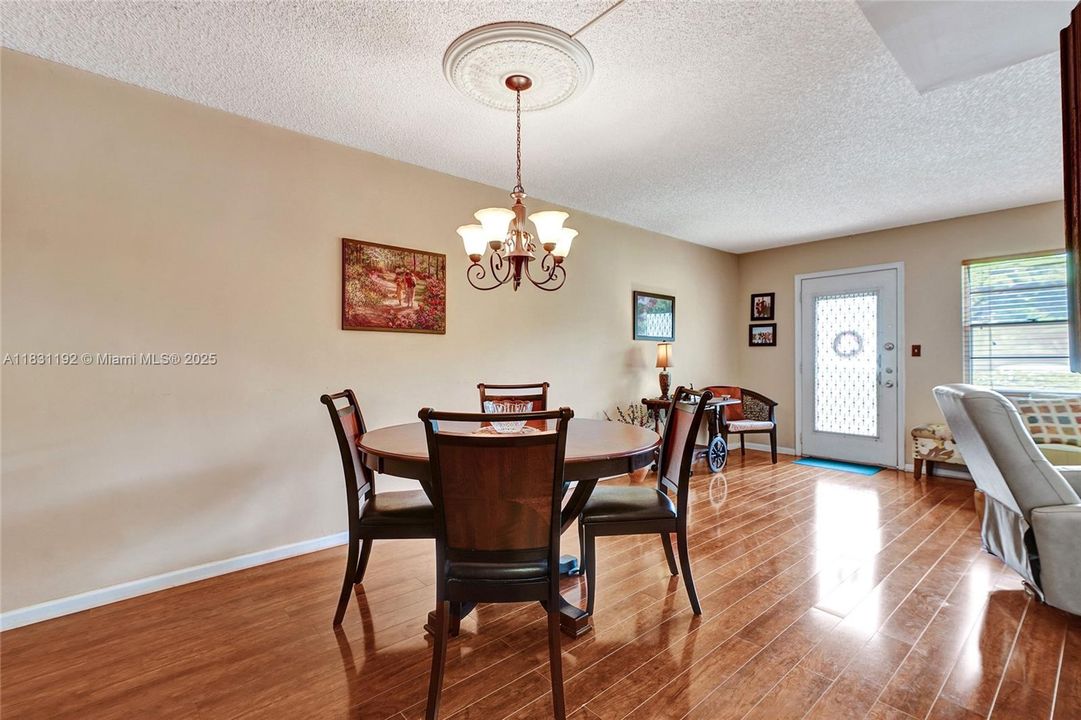 Active With Contract: $74,900 (1 beds, 1 baths, 798 Square Feet)