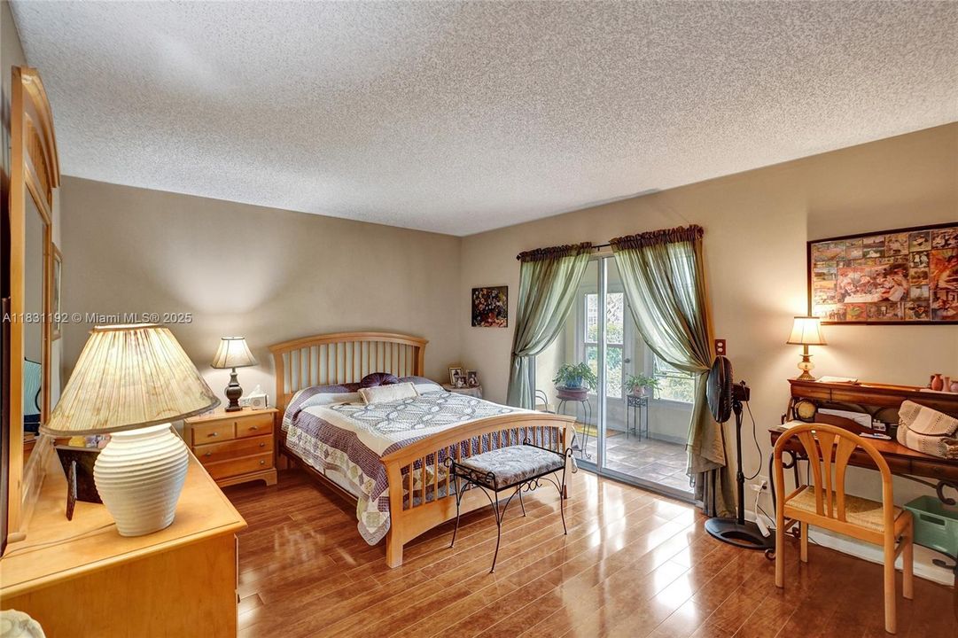 Active With Contract: $74,900 (1 beds, 1 baths, 798 Square Feet)