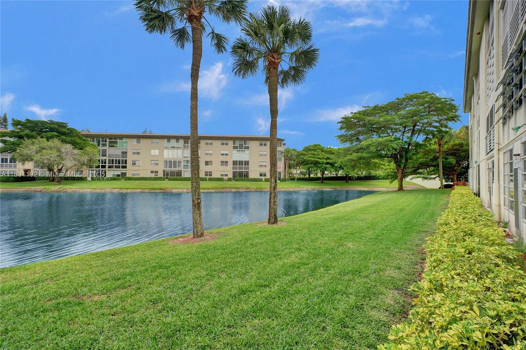 Active With Contract: $74,900 (1 beds, 1 baths, 798 Square Feet)