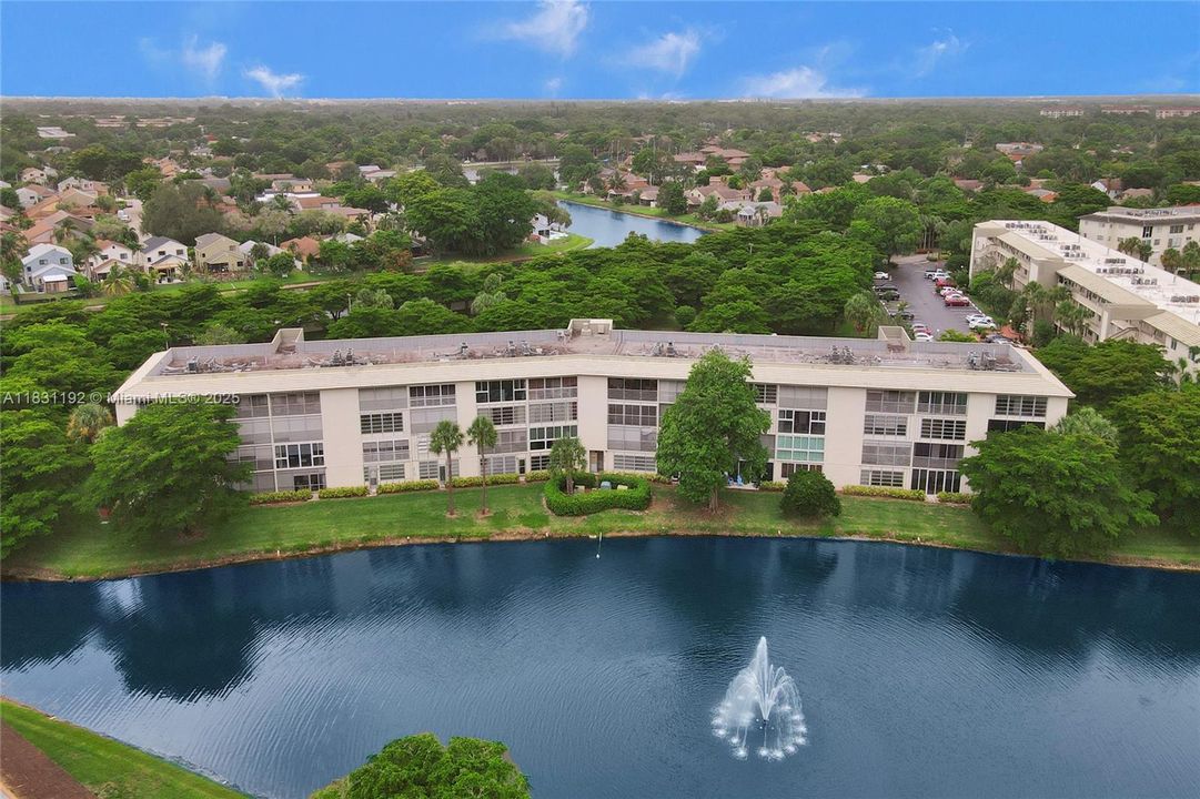 Active With Contract: $74,900 (1 beds, 1 baths, 798 Square Feet)