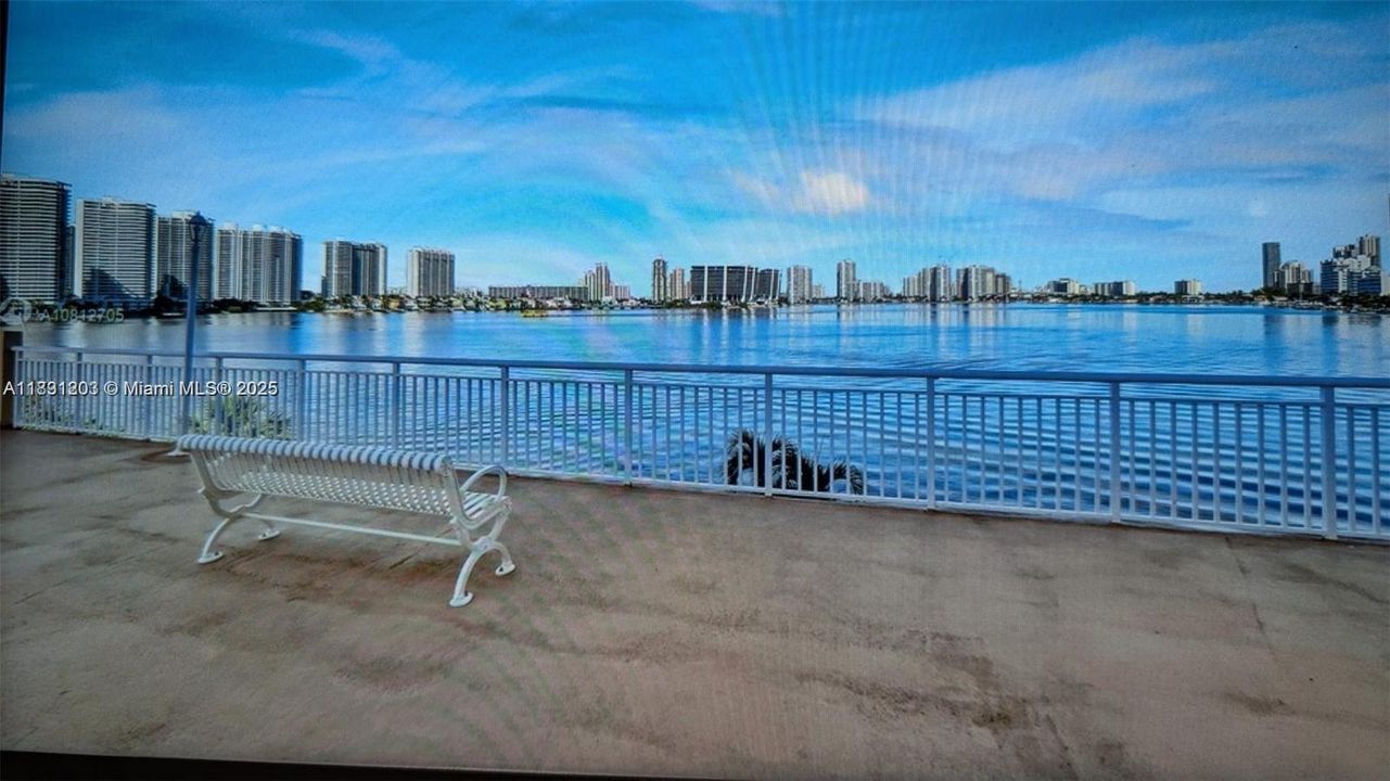 Recently Sold: $250,000 (2 beds, 2 baths, 1087 Square Feet)