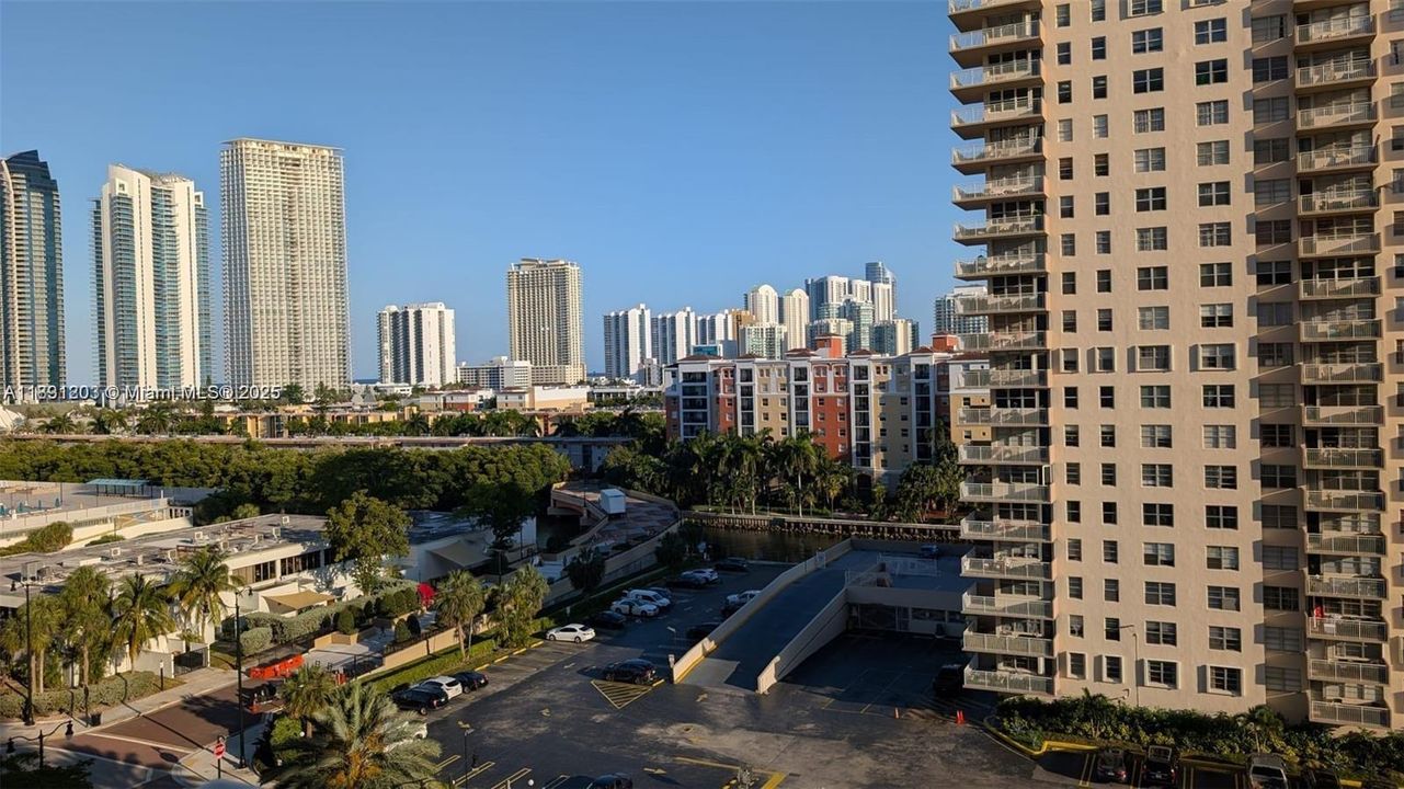 Recently Sold: $250,000 (2 beds, 2 baths, 1087 Square Feet)