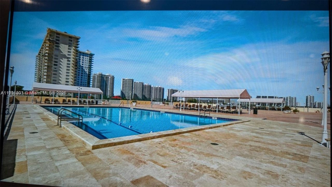 Recently Sold: $250,000 (2 beds, 2 baths, 1087 Square Feet)