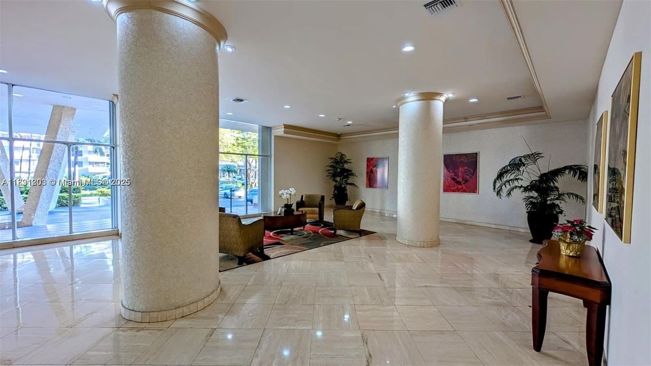 Recently Sold: $250,000 (2 beds, 2 baths, 1087 Square Feet)