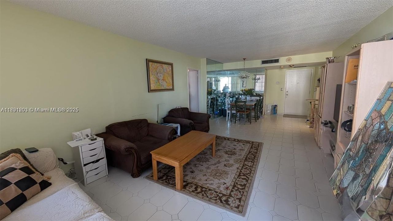 Recently Sold: $250,000 (2 beds, 2 baths, 1087 Square Feet)