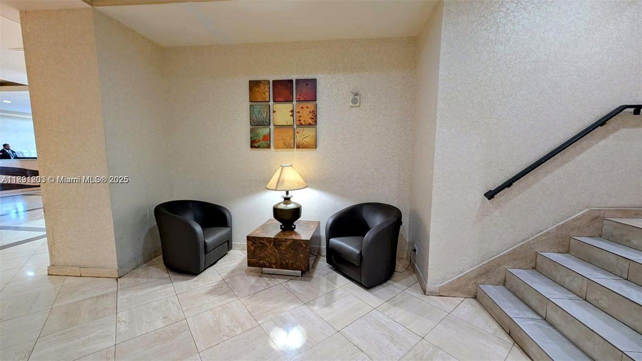 Recently Sold: $250,000 (2 beds, 2 baths, 1087 Square Feet)