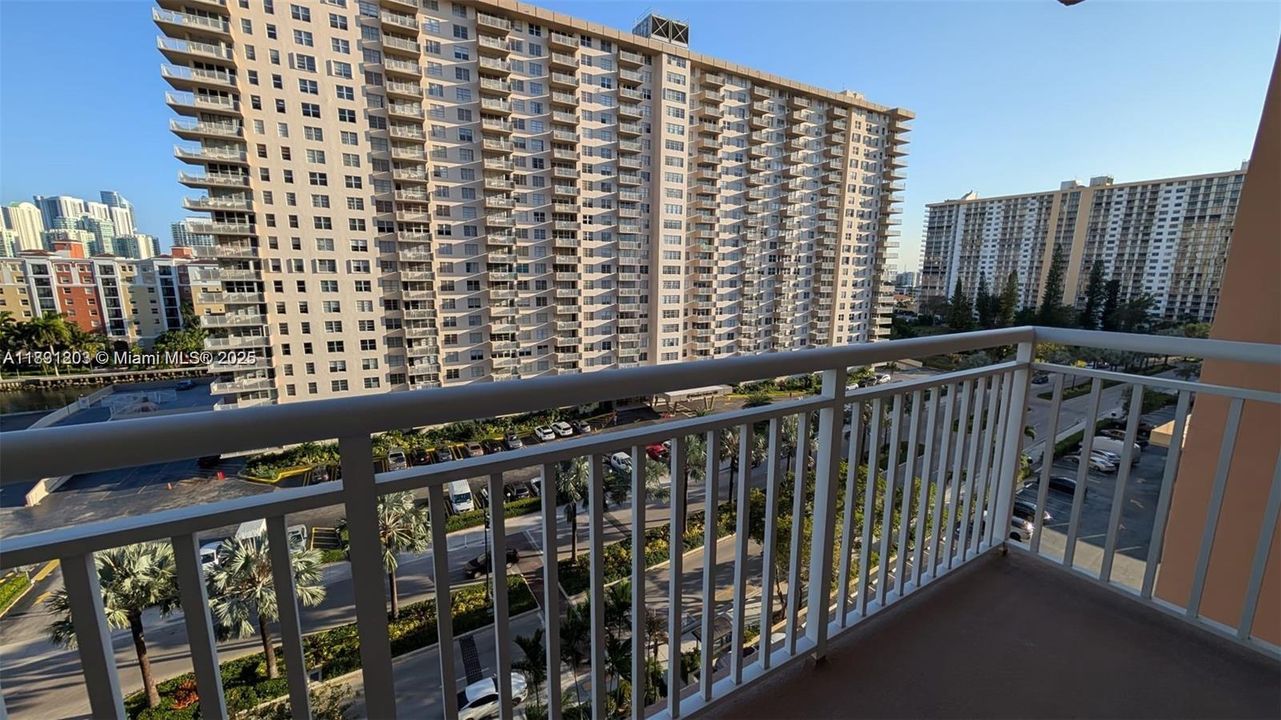 Recently Sold: $250,000 (2 beds, 2 baths, 1087 Square Feet)