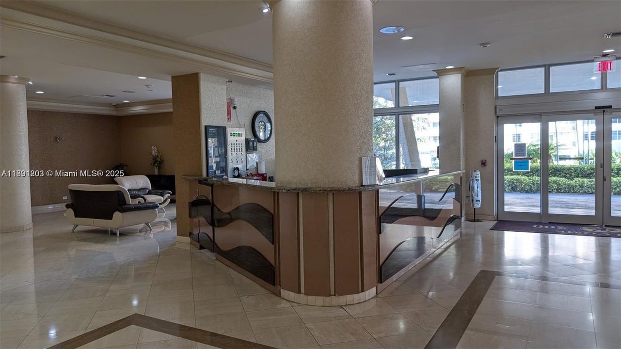 Recently Sold: $250,000 (2 beds, 2 baths, 1087 Square Feet)