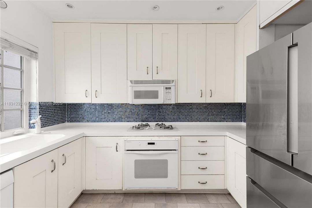 Недавно продано: $495,000 (2 спален, 2 ванн, 1126 Квадратных фут)