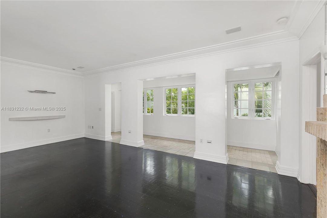 Недавно продано: $495,000 (2 спален, 2 ванн, 1126 Квадратных фут)