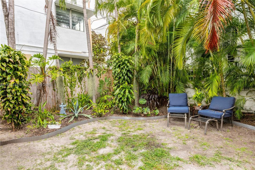 Недавно продано: $495,000 (2 спален, 2 ванн, 1126 Квадратных фут)