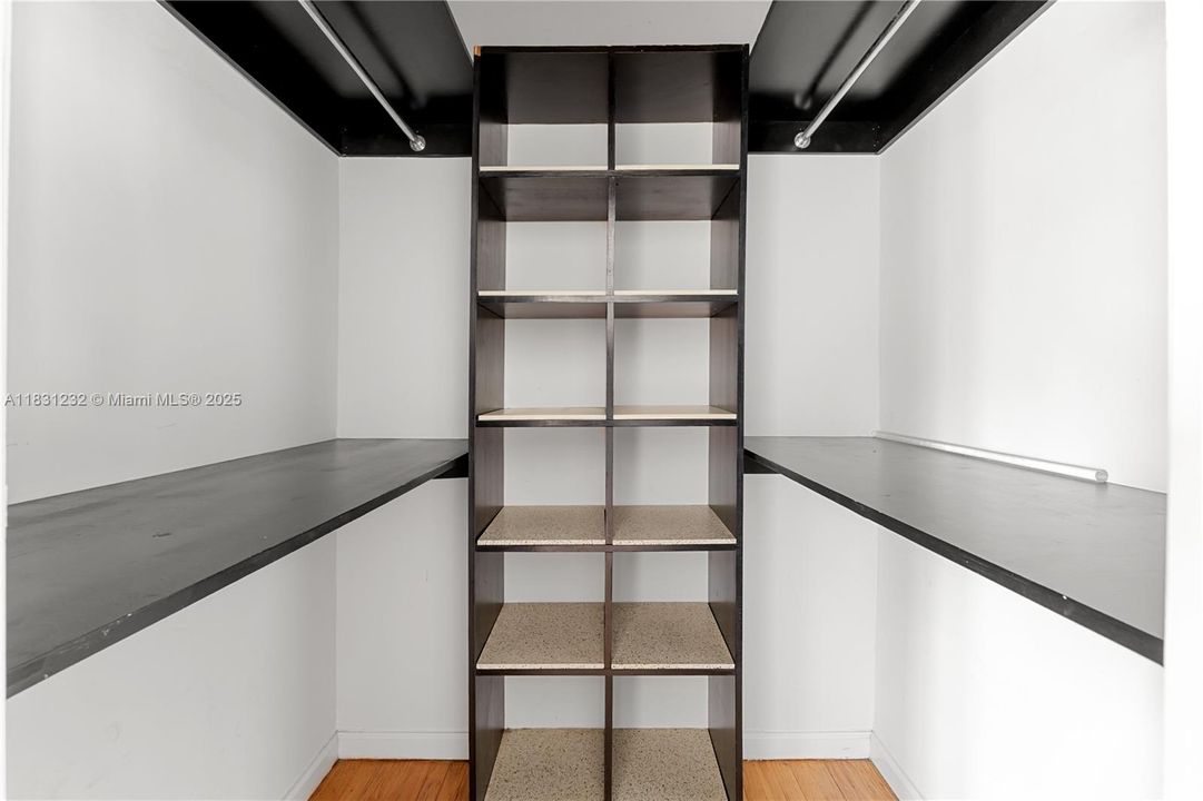 Недавно продано: $495,000 (2 спален, 2 ванн, 1126 Квадратных фут)