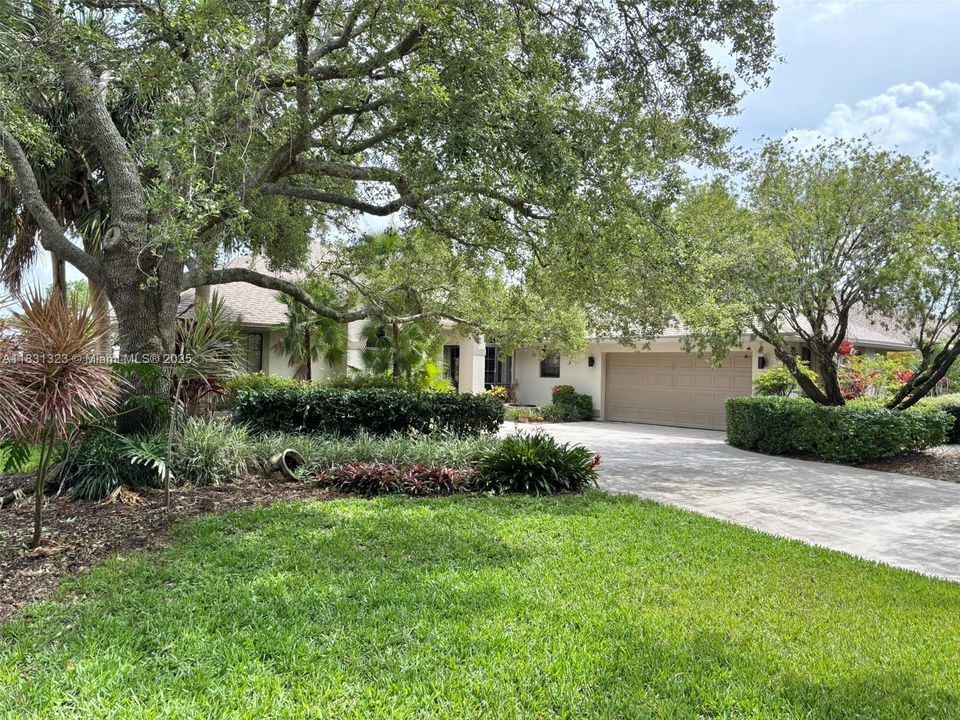 Recently Sold: $699,000 (3 beds, 2 baths, 2274 Square Feet)