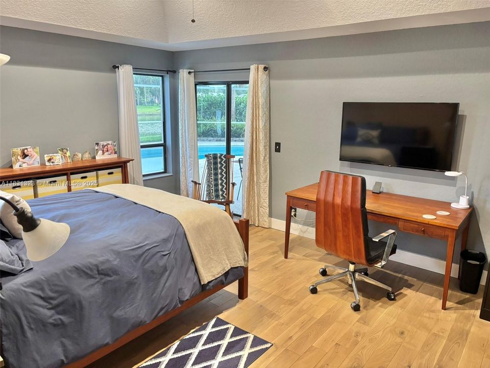 Recently Sold: $699,000 (3 beds, 2 baths, 2274 Square Feet)