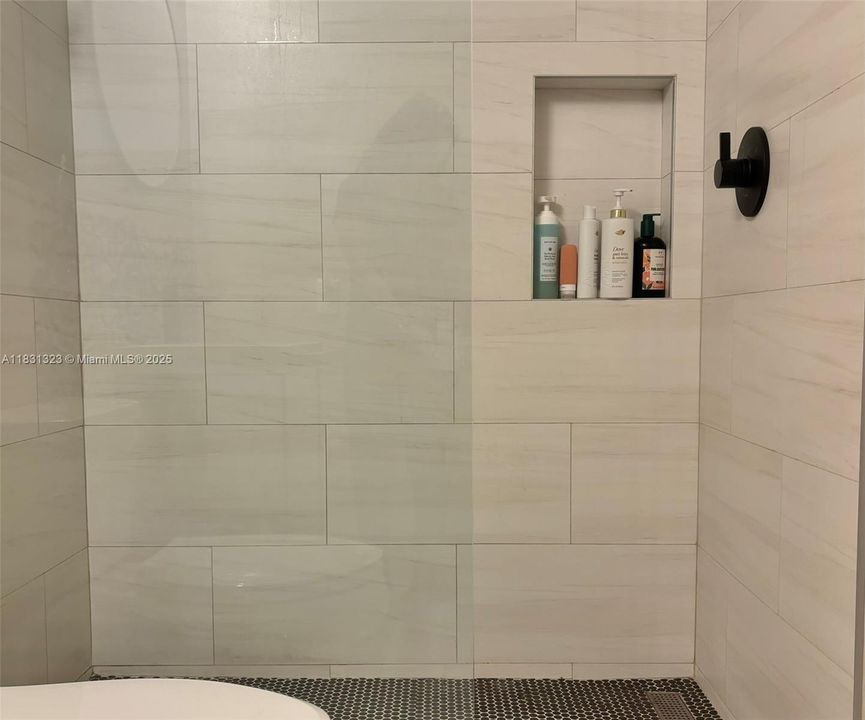 Recently Sold: $699,000 (3 beds, 2 baths, 2274 Square Feet)