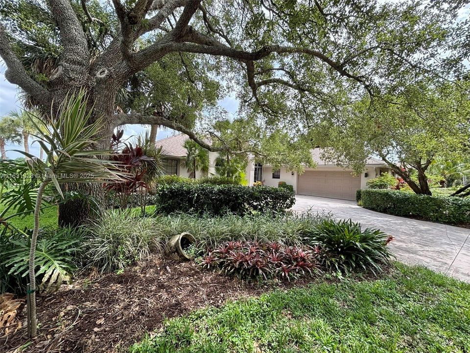 Recently Sold: $699,000 (3 beds, 2 baths, 2274 Square Feet)