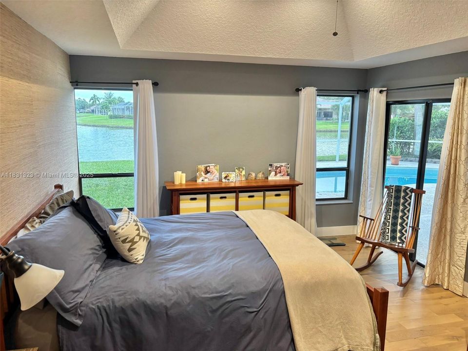 Recently Sold: $699,000 (3 beds, 2 baths, 2274 Square Feet)