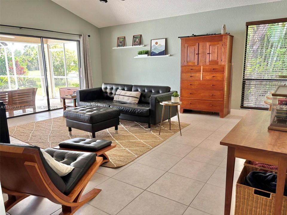 Recently Sold: $699,000 (3 beds, 2 baths, 2274 Square Feet)