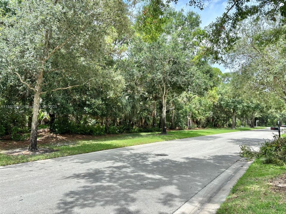 Recently Sold: $699,000 (3 beds, 2 baths, 2274 Square Feet)